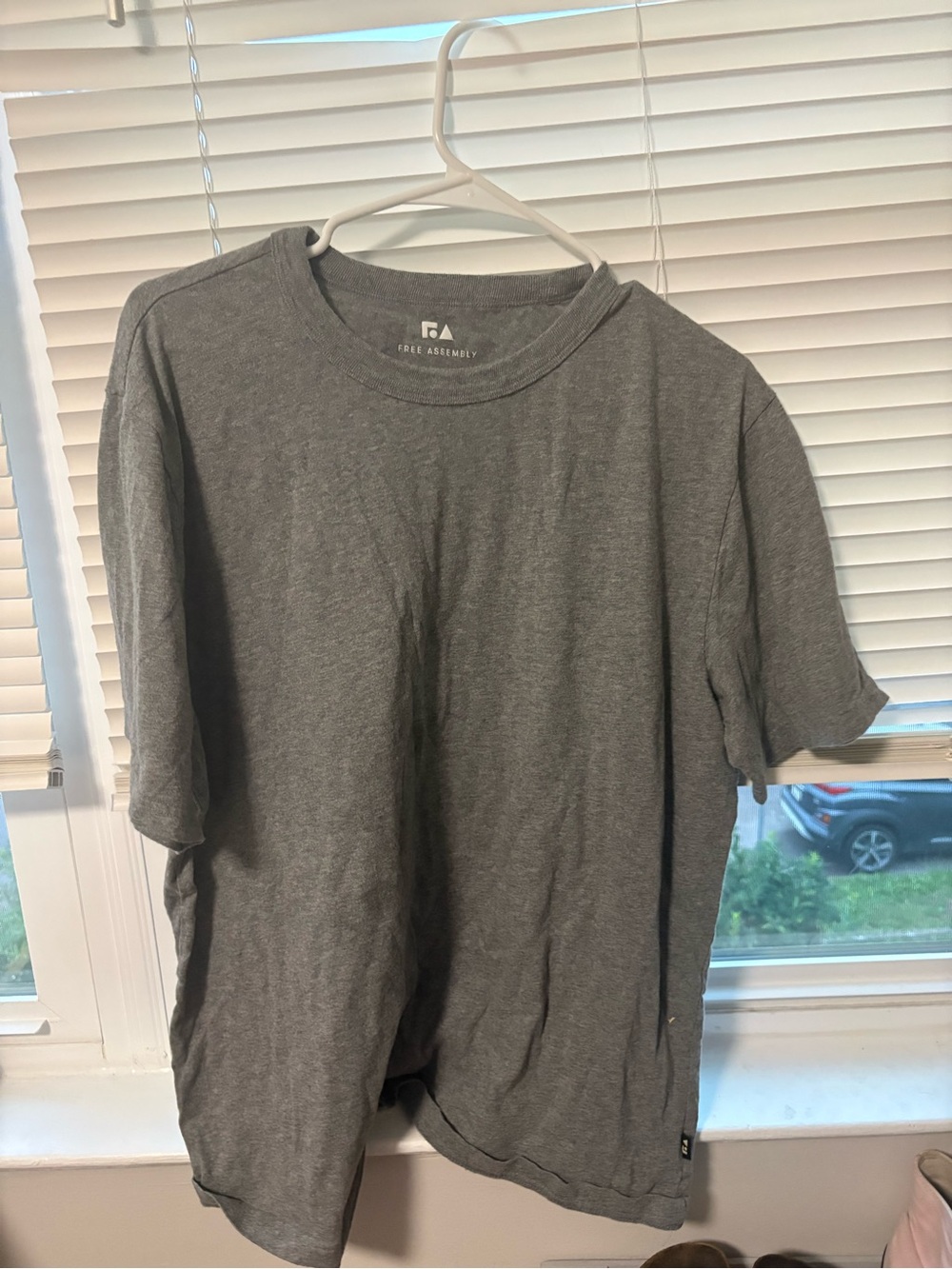 Free Assembly Men's Short-Sleeve Crewneck T-Shirt in Heather Gray